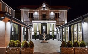 Хотел Паризи